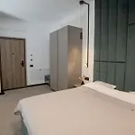 Parliament House Apartment *