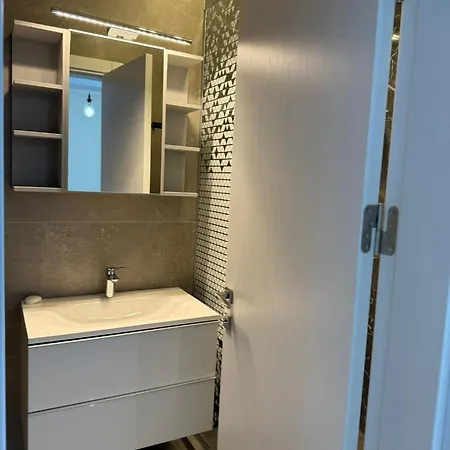 Apartman Parliament House