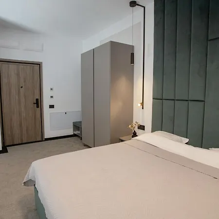 Parliament House Apartment *